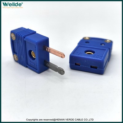 Conector de termopar em forma de T azul